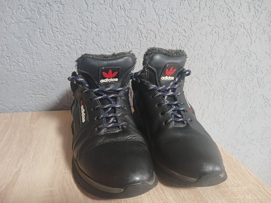 Шкіряні кросовки Adidas 41 .