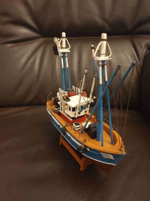 Barco de madeira decorativo