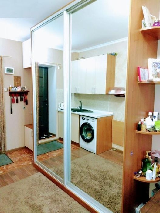 Продам комуну на Черемхах з ремонтом (300-297)