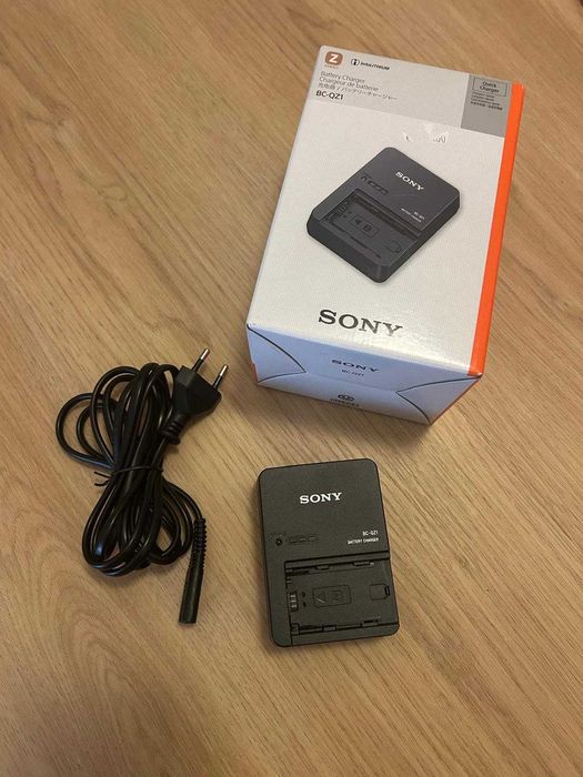 SONY Carregador de bateria BC-QZ1