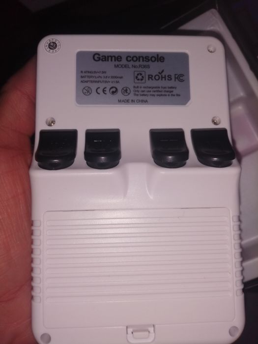 Consola portátil R36S