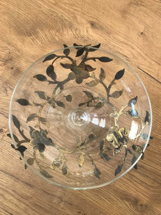 Szklana patera na owoce i metaloplastyka z okresu PRL-u