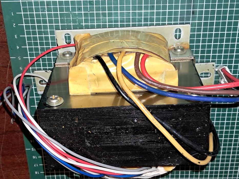 Transformador 4x14V 400VAs