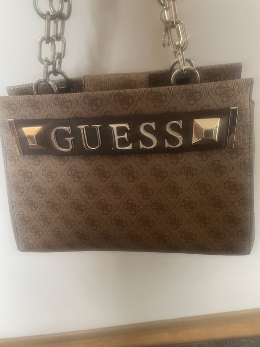 Torebka  Guess na ramie ,