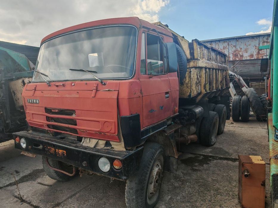 Самоскид Tatra 815 на ходу, є також запчастини до Tatra 815
