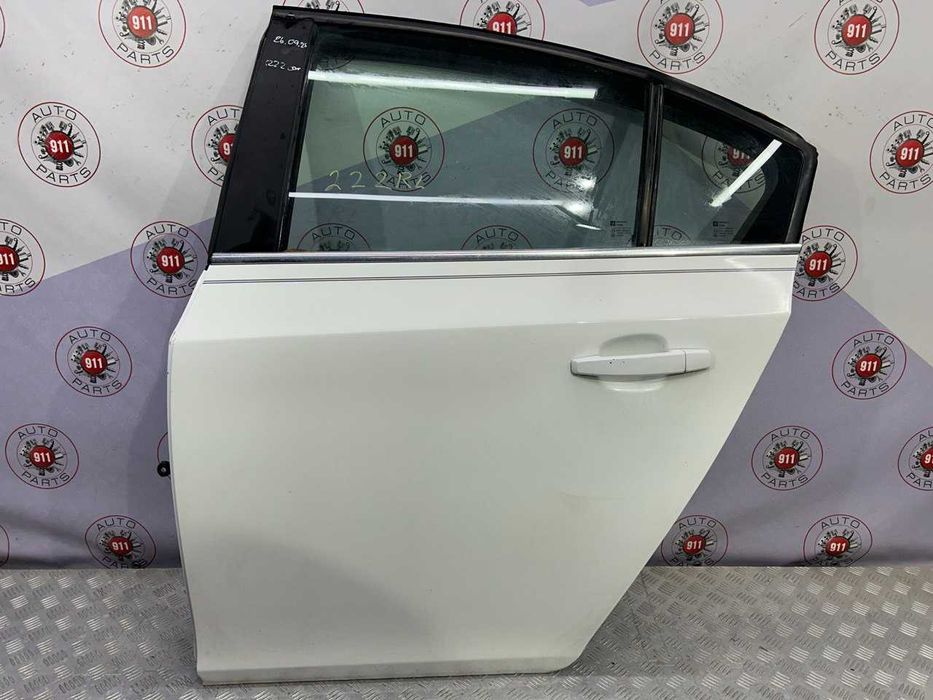 Двері задні ліві праві для Chevrolet Cruze 09-15