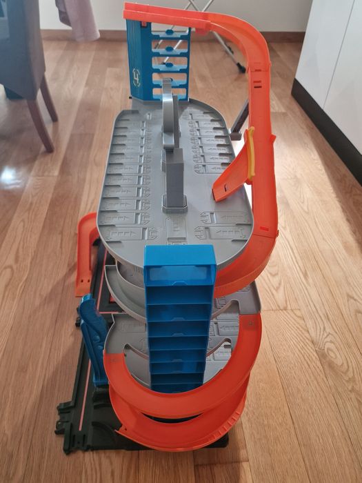 Pista Hot Wheels Ultimate Garage Shark