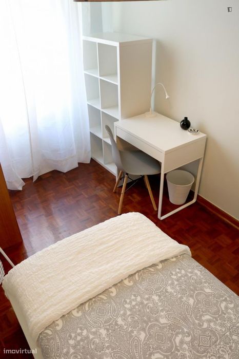 Quarto - localizado em Lumiar Lisbon