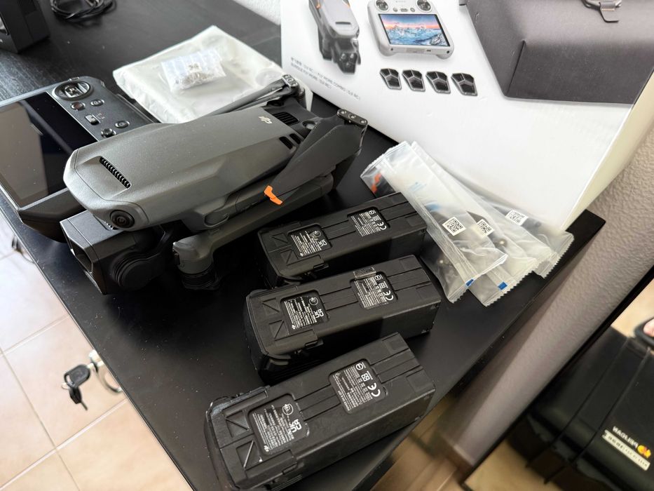 DJI Mavic 3 Pro Fly More Combo + DJI RC Pro | Como novo!