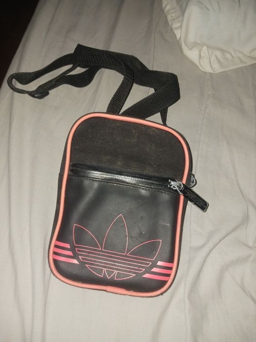Bolsa da adidas.