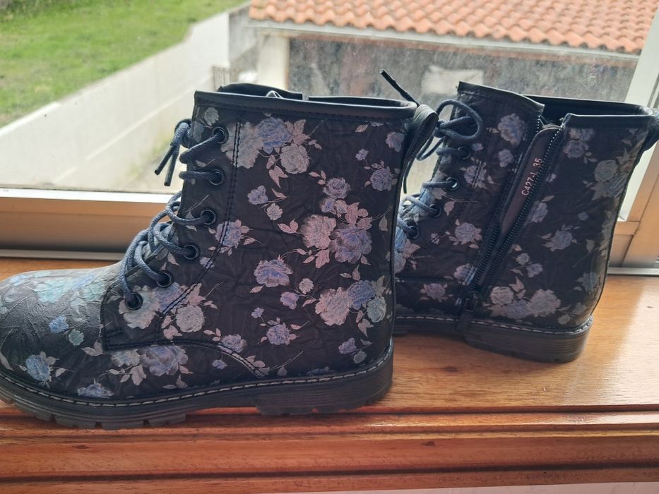 Botas menina novas T35