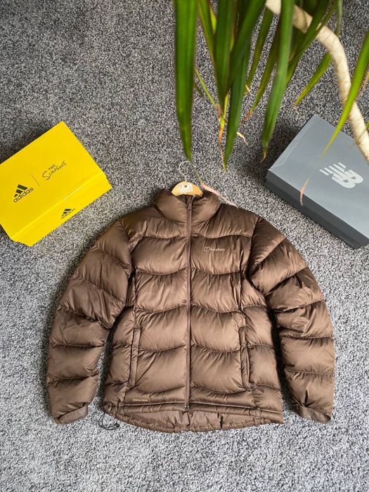 Пуховик berghaus коричневий р хс-с