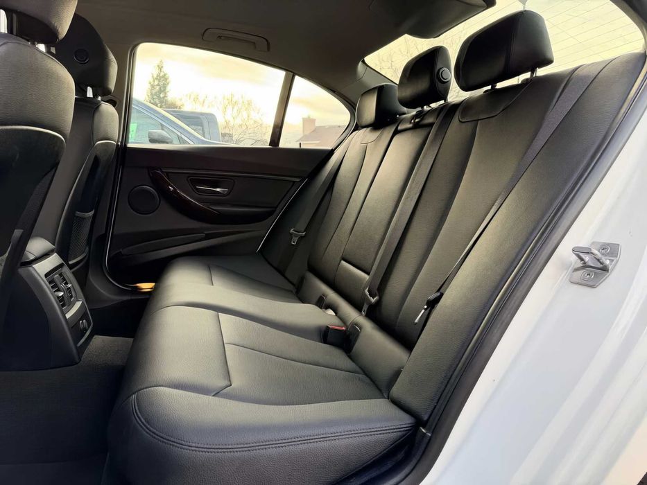 BMW 3 Series      2015