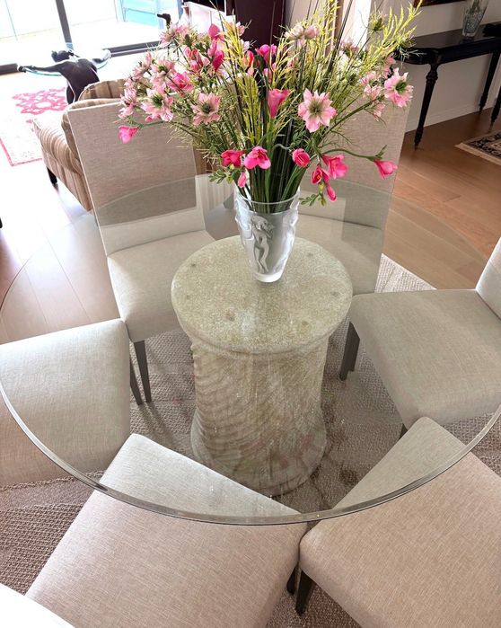 Vendo 6 cadeira de jantar Corbin em tecido de cor natural