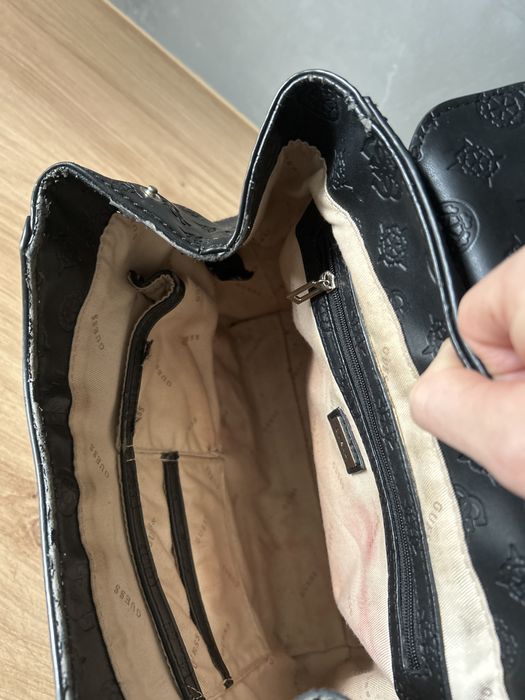 Plecaczek Guess czarny