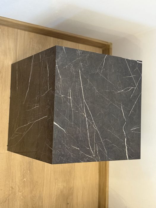 Westwing stolik kawowy pomocniczy o wyglądzie marmuru Lesley