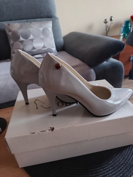 Buty szare szpilki nowe