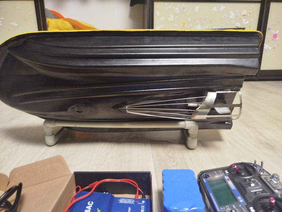 Кораблик для ловли карпа