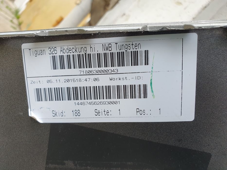 Задній бампер під парктроніки до Фольцваген Тігуан/Volkswagen Tiguan 2