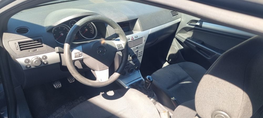 Opel astra gtc 1.7