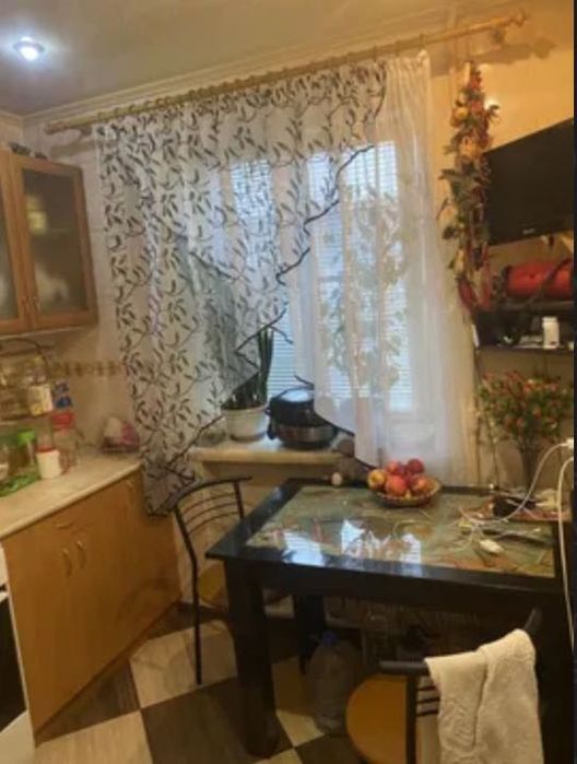 Продам 3к квартиру ул. Новоорловская 22 (район пр. Ивана Мазепы)