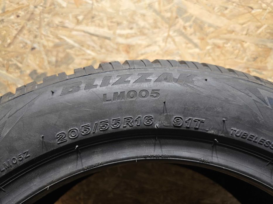 Opona pojedyńcza 205/55/16 91T Bridgestone Blizak LM005 2022