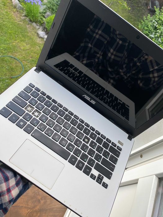 робочий Ноутбук Asus