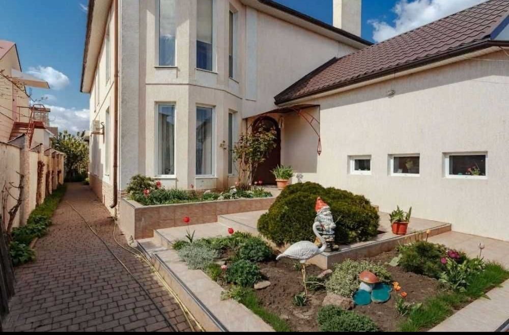 Аренда  дома  ул. Долгая гараж подва рядом с морем