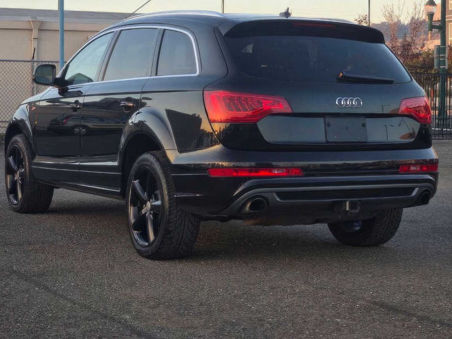 Audi Q7      2015