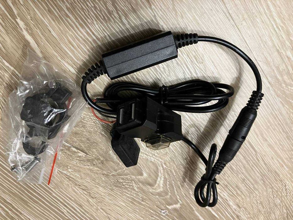 Зарядка на руль мотоцикла