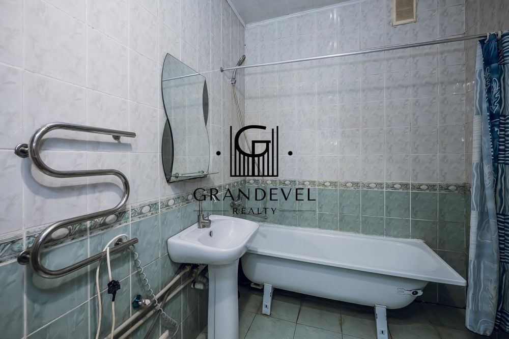 Продаж 2к квартири, Лютнева 1-1А, Бортничі, Харківський