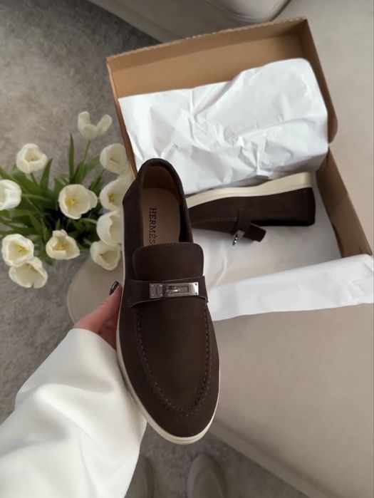 Стильні натуральні замшеві лофери в стилі Hermes