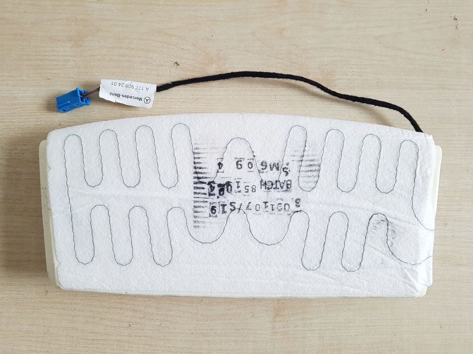 mercedes pianka fotela pod kolana a1779062401