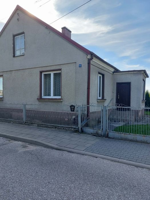 Sprzedam dom w centrum Moniek