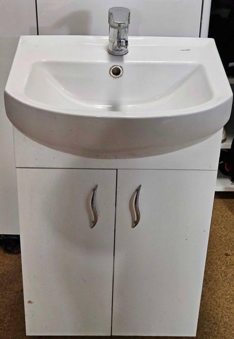 Умивальник з тумбою