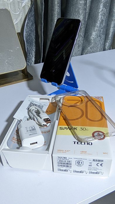 Продам Tecno spark 30c 8+8/256