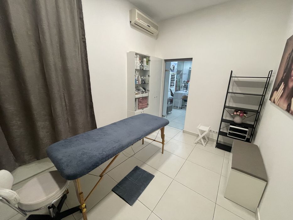 Продам меблі для салону краси, крісла перукаря, мийка, шкаф, педікюр