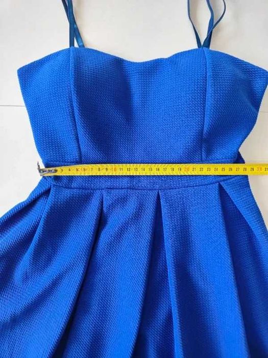 Vestido Curto Azul Elétrico – Estilo Skater / Ajustado (Tam. S)