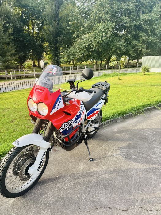 Honda Africa Twin XRV 750 + Mala Givi