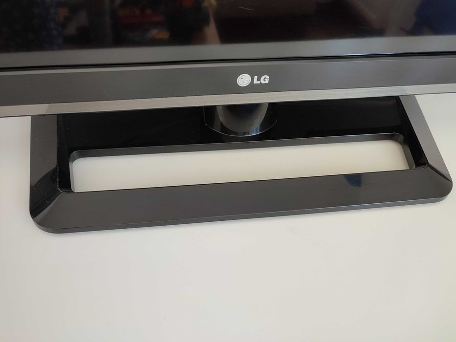 Telewizor 37 cali LG uszkodzony na części