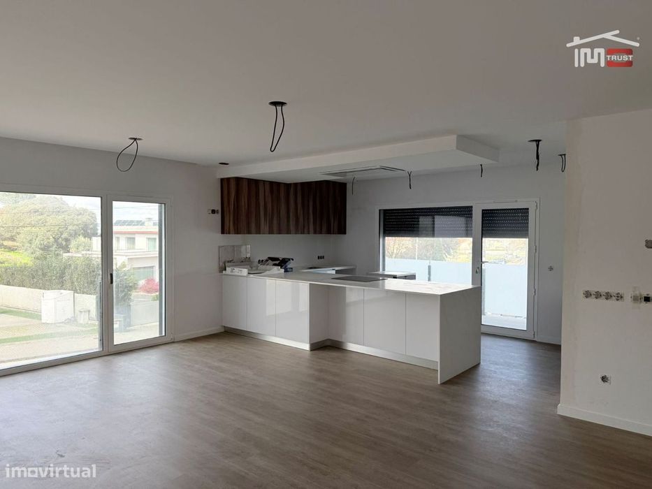 Moradia NOVA T3+1, a 5 min de Fátima