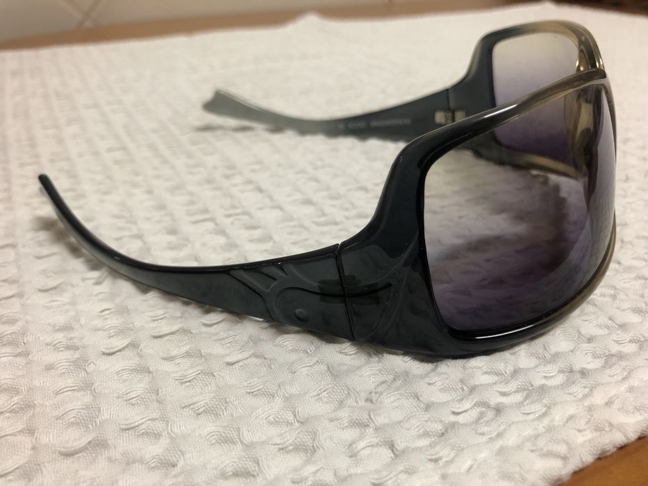 Óculos de sol novos, marca Mandarina Duck