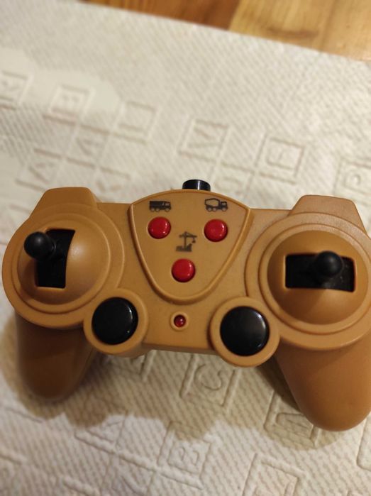 Plac budowy ruchomy dźwig na pilota betoniarka wywrotka