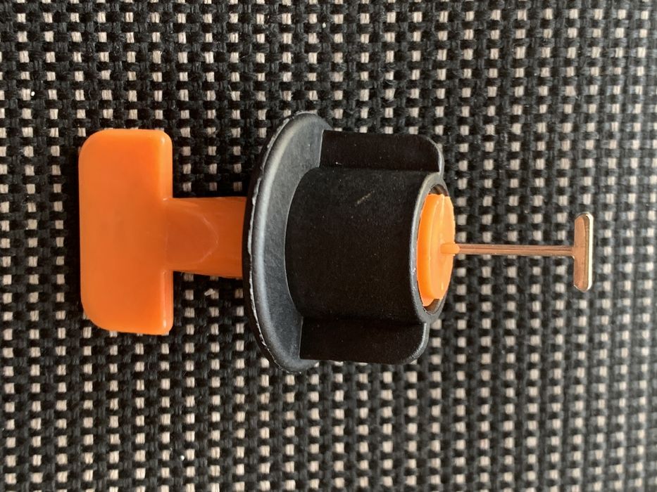 СВП-МОНОЛІТНА багаторазова система вирівнювання плитки від Magtools!