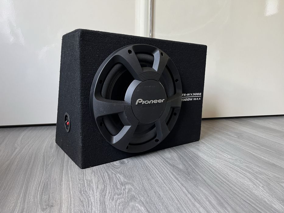 Сабвуфер в авто Pionner TS-WX3068 1300W
