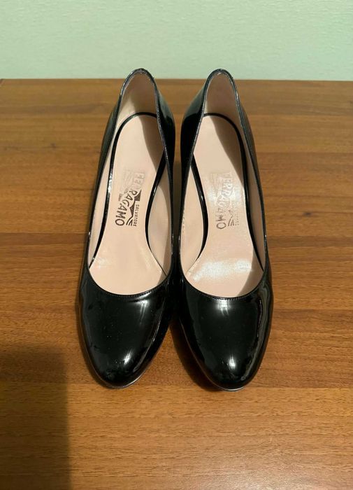 Туфлі Salvatore Ferragamo оригінал 38,5 лакована шкіра взуті 2 рази