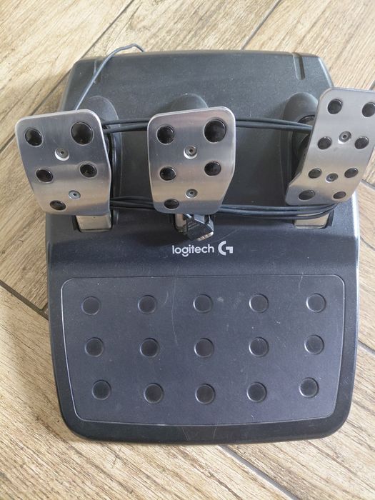 LOGITECH  pedały
