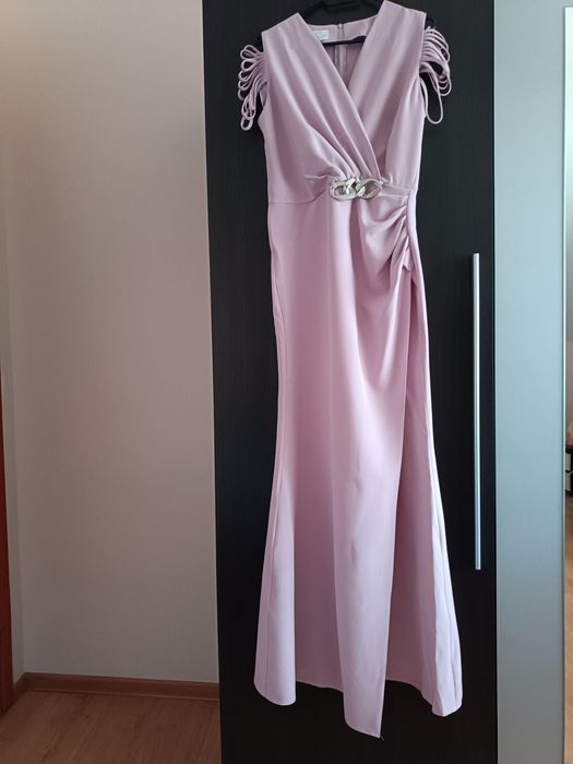 Śliczna długa sukienka