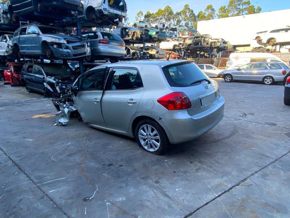 Toyota Auris 1.4D-4D de 2007 - Peças Usadas