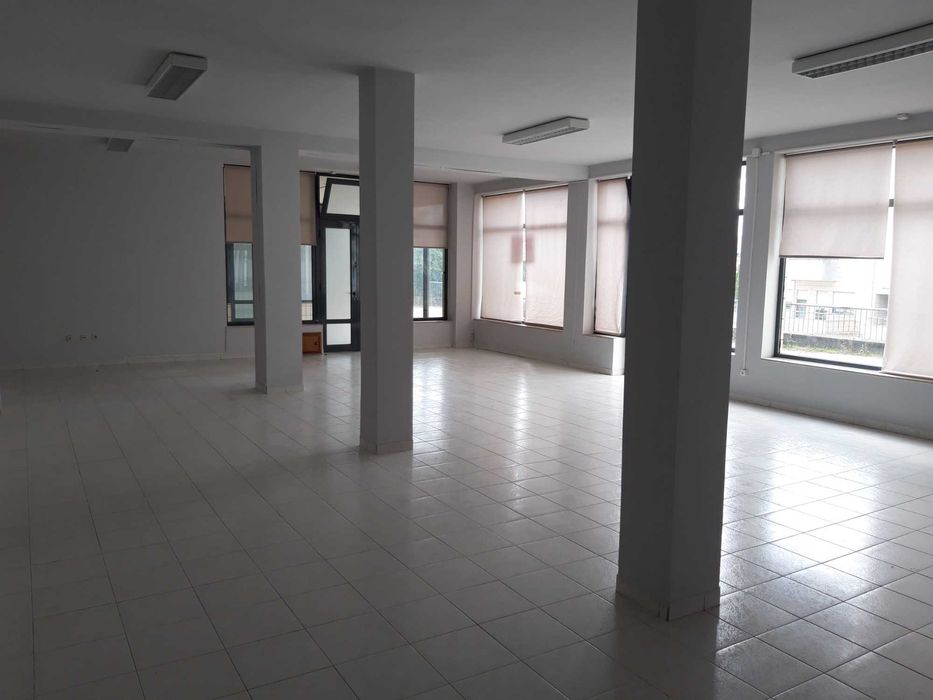 Arrenda-se Espaço Comercial em Fiães